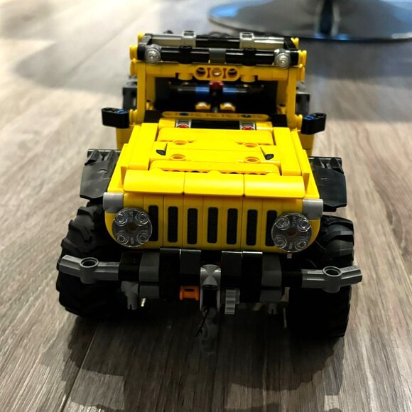 LEGO Jeep Wrangler 42122 - Picture 5 of 5